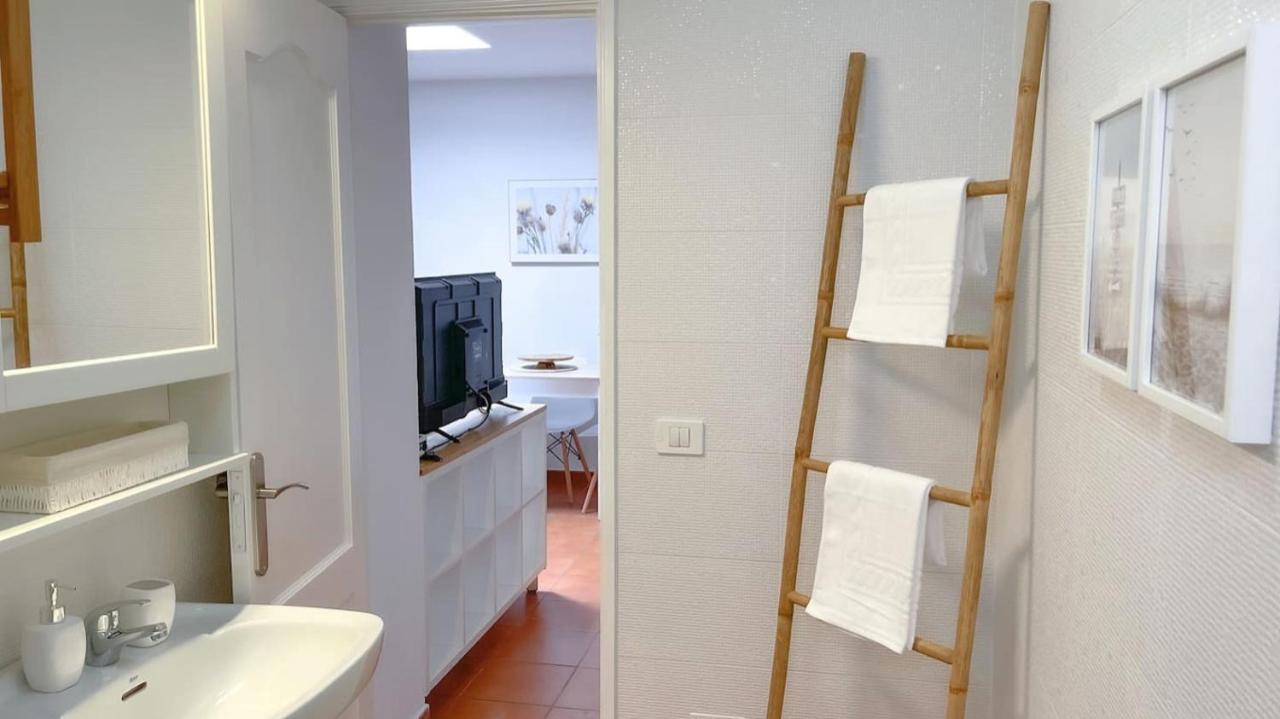 Вилла Harmony Beach House - 2Br Sea Views Terrace Тельде Экстерьер фото