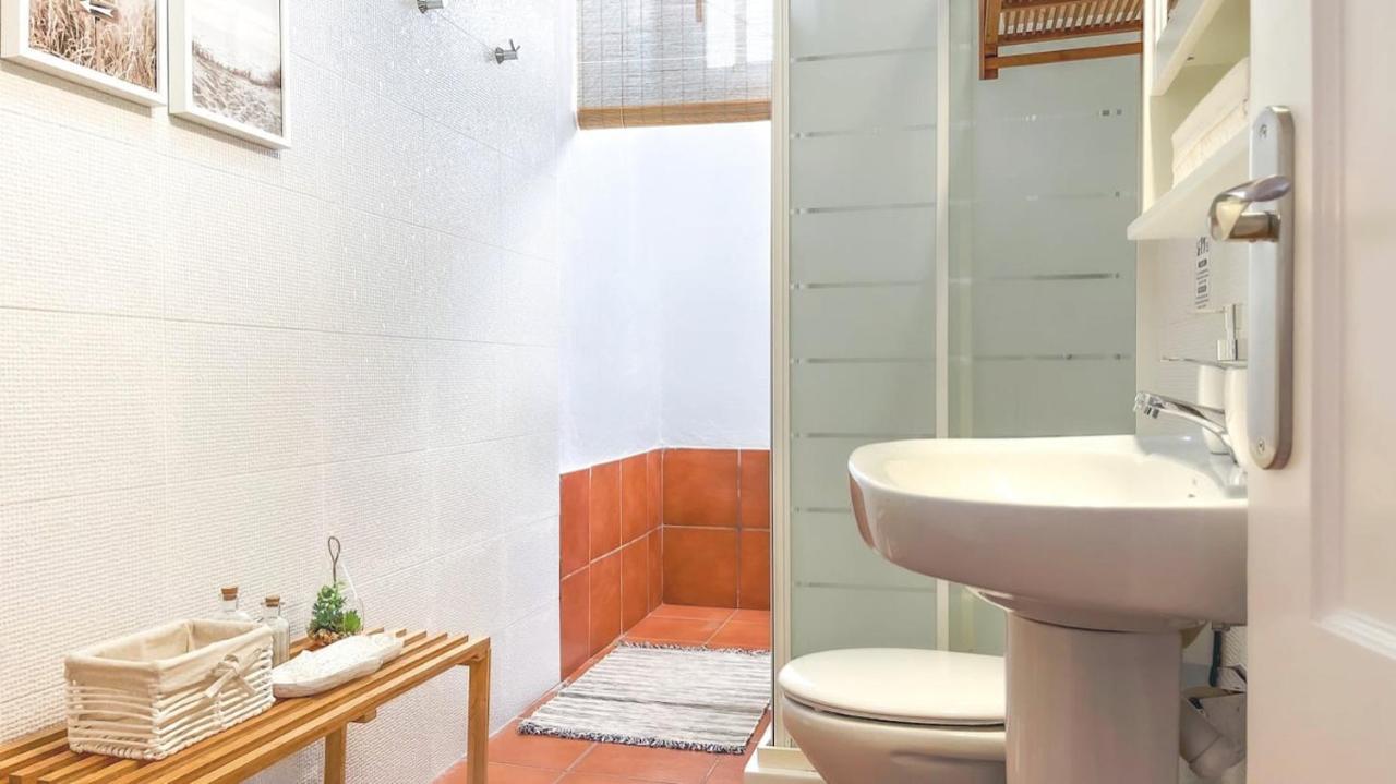 Вилла Harmony Beach House - 2Br Sea Views Terrace Тельде Экстерьер фото